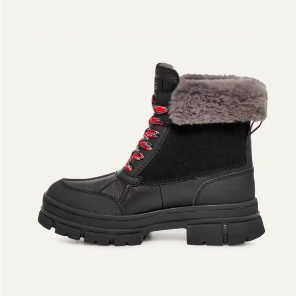 Ugg Addie black worn once or twice good condition - Picture 2 of 3